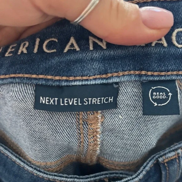 American Eagle Outfitters Women's Dark Blue Cropped Jeans/short - Picture 4 of 6